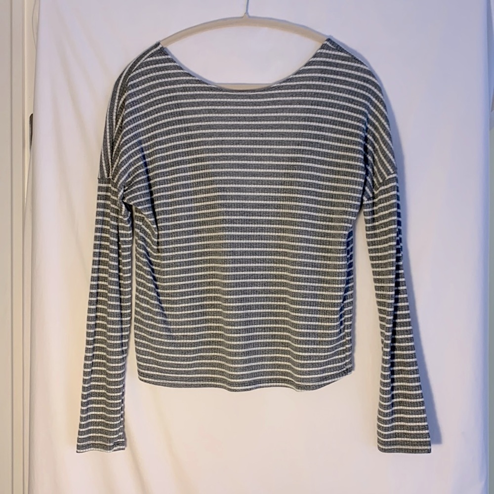 7DAYWKND lightweight cotton blend grey low back long sleeve top L